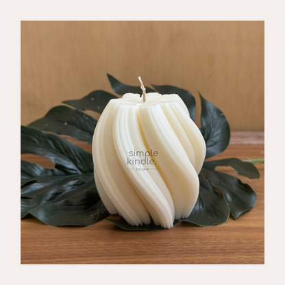 Rounded Swirl Candle (Scented Option Available)